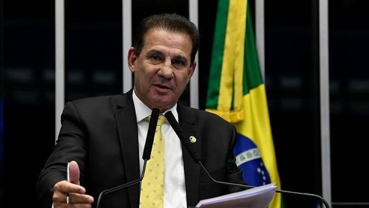 Site confirma que Vanderlan está se aproximando do PT, se distanciando da direita